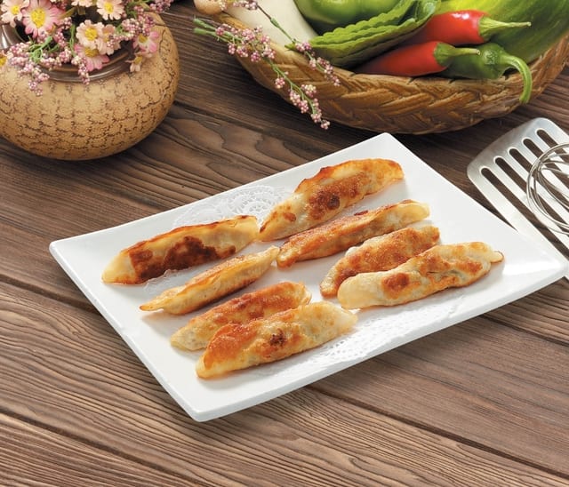 6 猪肉锅贴 PORK PAN FRIED DUMPLINGS (8).