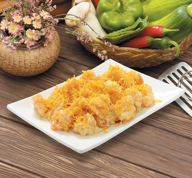 110 金丝虾球 GOLDEN FRIED SHRIMP.