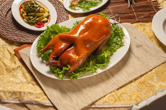 B 烤鸭 (全只) ROASTED DUCK (WHOLE).
