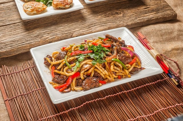 63 黑椒牛肉炒乌冬面 BLACK PEPPER BEEF TENDERLOIN STIR FRIED UDON.