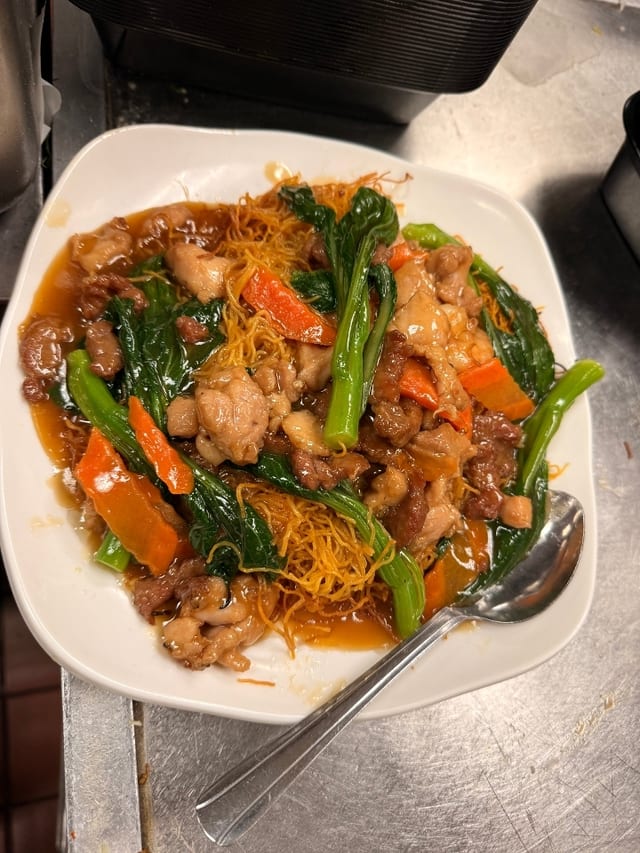 72 什锦双面黄 COMBINATION CRISPY PAN FRIED NOODLE.