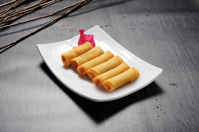 24 素菜春卷 VEGGIE EGG ROLLS (6).
