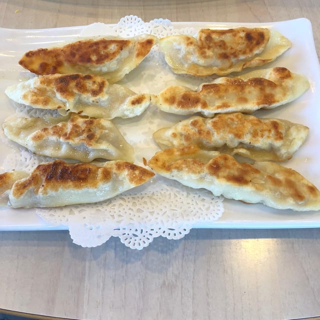7 鸡肉锅贴 CHICKEN PAN FRIED DUMPLINGS (8).