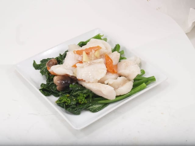 113 时菜斑球 FISH FILET WITH GREENS.
