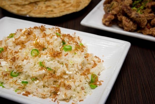 45 蛋白瑶柱兰粒炒饭 EGG WHITE, DRIED SCALLOP AND CHINESE BROCCOLI FRIED RICE.