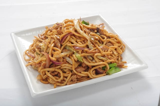 66 上海炒粗面 SHANGHAI STYLE CHOW MEIN.